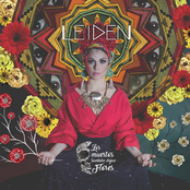 Los Muertos También Dejan Flores