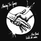 Waving The Guns – Eine Hand bricht die andere