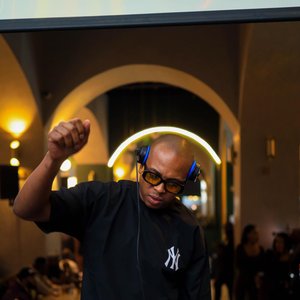 Avatar for Mobi Dixon