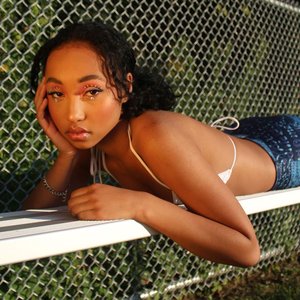 Avatar for Nia Nadurata