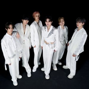 2nd Single Album : BORN TO MOVE