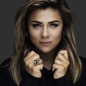 Avatar for Laura Van Dam