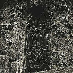 Under the Mirrors of Forgotten Kingdom