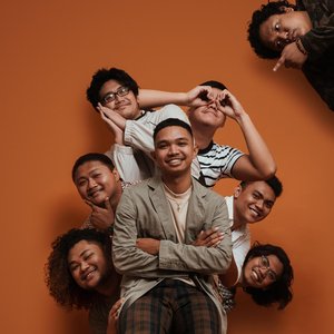 Ej Clarks - Mahal Kape Tayo - Zortam Music