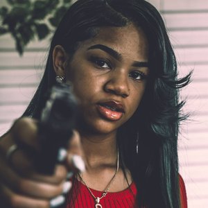 Avatar for Molly Brazy