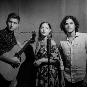 Girl Named Tom – Wichita Lineman