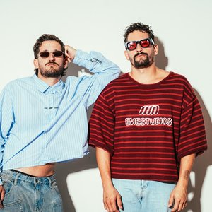 Avatar for Mau y Ricky