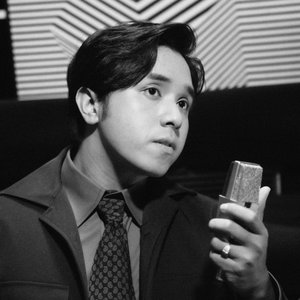 Rob Deniel - Rob Deniel - Nandito Ako Lyrics - Zortam Music