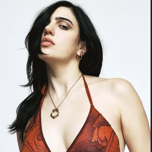 Avatar for Julia Cumming