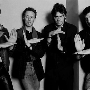 Avatar for Robyn Hitchcock and The Egyptians
