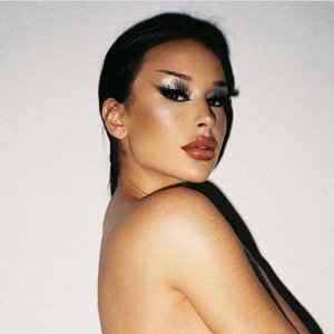 Avatar for Elena