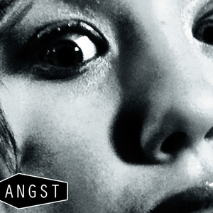 Tar ner skylten by Angst