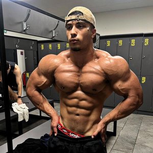 CHEST DAY