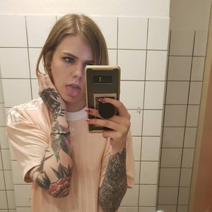 Avatar for E e v e e