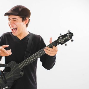 Avatar for Carlos Linares