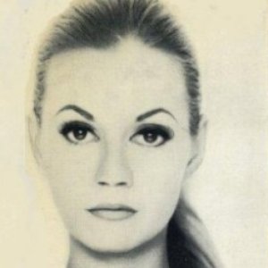 Avatar for Hélène April