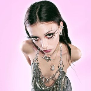 Avatar for Debbie Sings