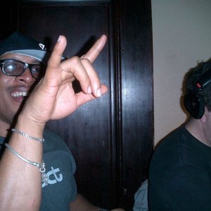 Avatar for Iz & Diz