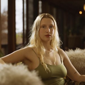Avatar for Billie Marten