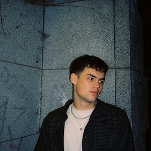 Avatar for Harry Lyon