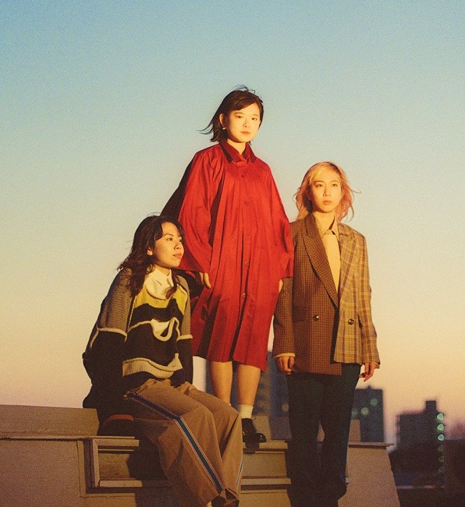 Regal Lily biography | Last.fm