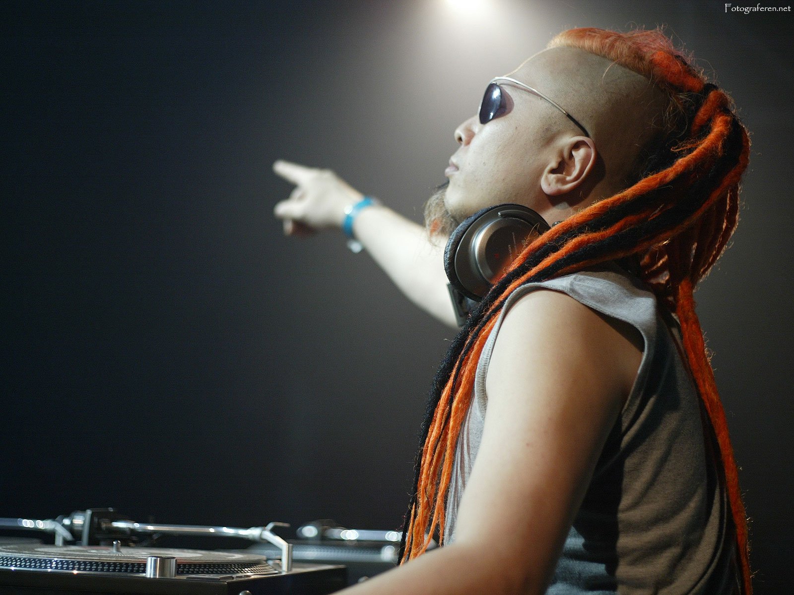 Yoji Biomehanika の音楽、動画、統計および写真 | Last.fm