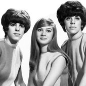 the-shangri-las-164929.jpg