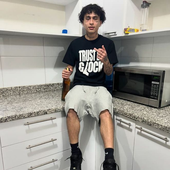 ‎