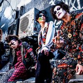 94421-fukuro-group-photo.jpg