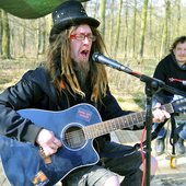 Grog & Meas Wolfstatze im Hambacher Forst
