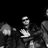Stray, Darksunn & SlimCutz = MONSTRO ROBOT