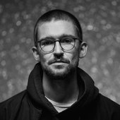 L One (Manuel Peuker)