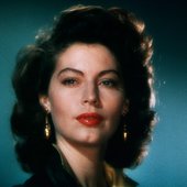ava-gardner-MV5BZDc3OTk5NmUtNmU0MS00NWVmLWE4ZWQtYjg3ZjIyZWRjN2MzXkEyXkFqcGc@._V1_.jpg