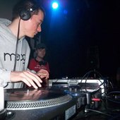 indonesian 'drum and bass' artist deepflow / jerry de steur