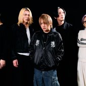 HEz8sr5aMAAds28.jpg