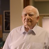 ed-asner-in-dead-to-me.jpg