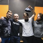 1PiES Band