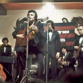 Peret, el bajista Miquel Rubió y otros músicos
