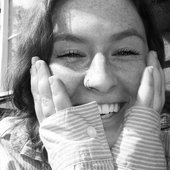 Tulliah+-+Press+Shot+Fre-24h+Hugs+EP+a_jpg_92.jpg