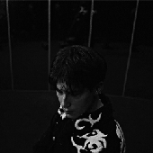 B&W