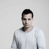 avatars-000360022532-t6qnth-t500x500.jpg