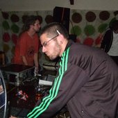 Alien_Hand_Wicklow_Arms03