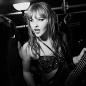 b&w