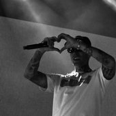 <3