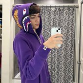 papichulo mirror selfie