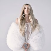 Kesha for L'Officiel Magazine