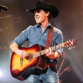 Aaron Watson (2).jpg