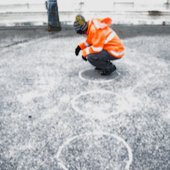 { <|>}