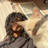 lulamoon + cat