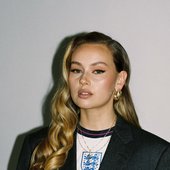 sasha-keable-portraits-soccerbible_0017_000028-2.jpg